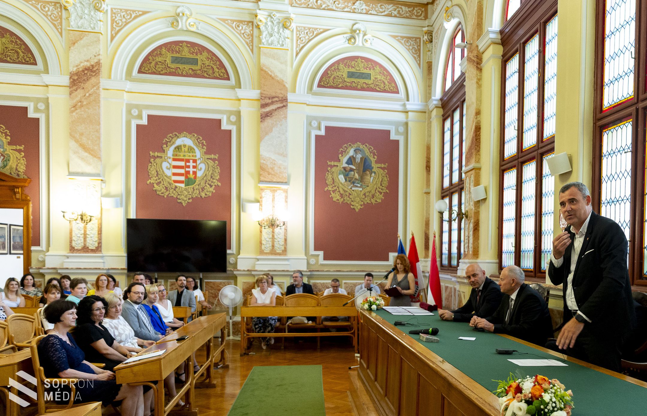 A köztisztviselőket köszöntötték