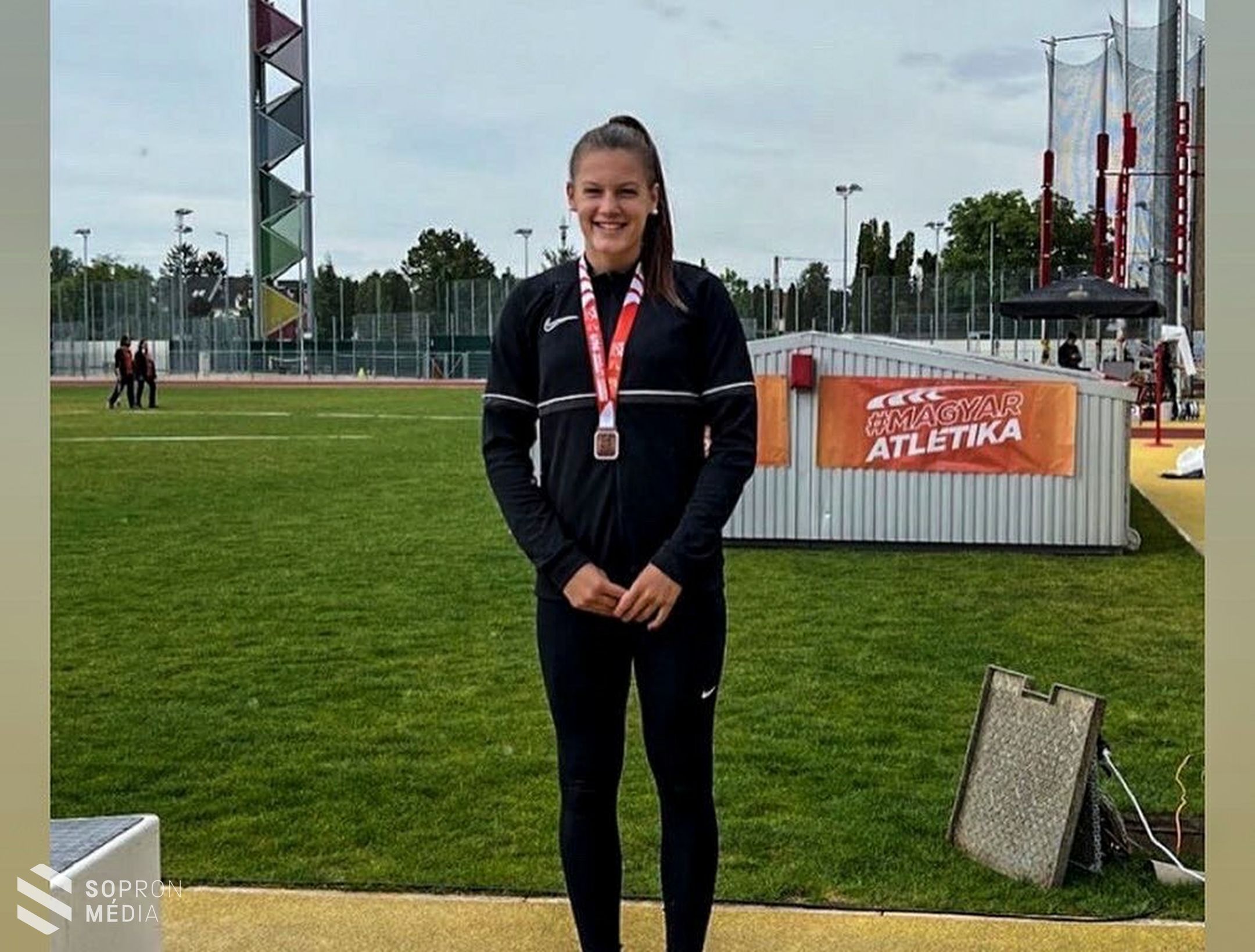Aranyjelvényes atléták