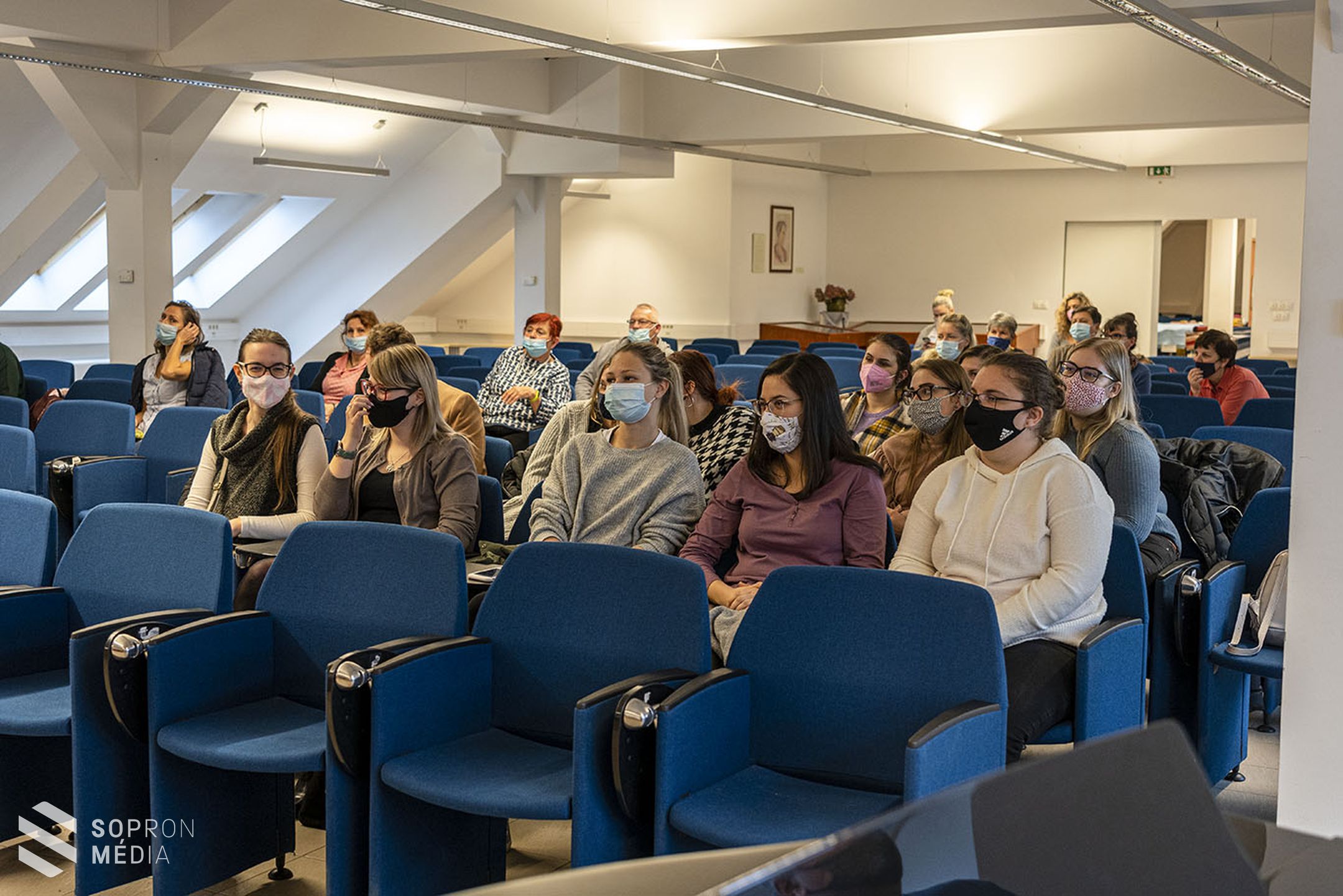 Az autisták és a sajátos nevelési igényű fiatalok lehetőségeiről tanácskoztak