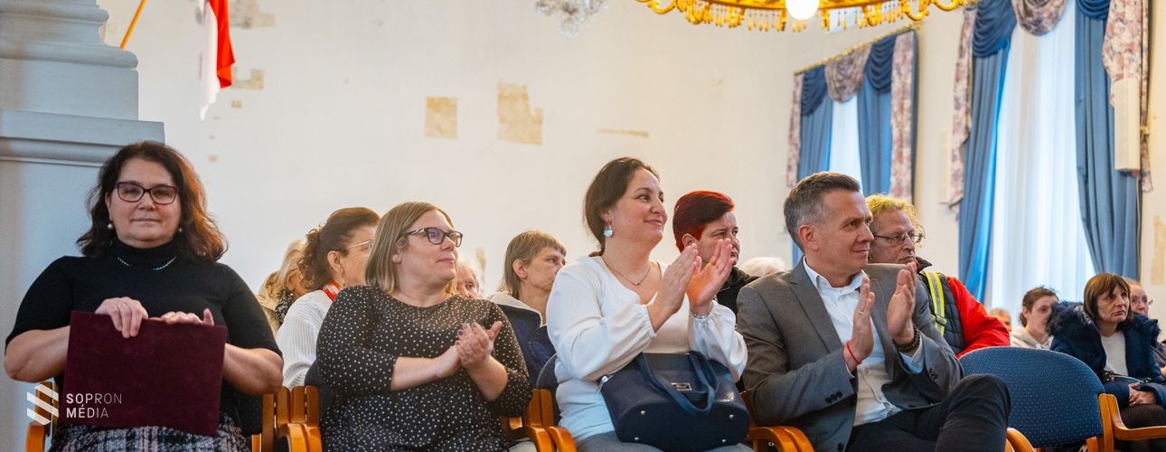 A nehezebb sorsú polgártársaink karácsonyát tartották a volt Megyeházán