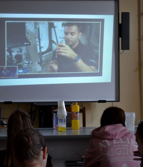 Űrkísérletek a fizikateremben