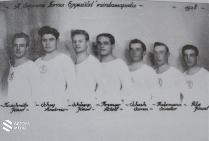 Mintacsapat 1928-ból