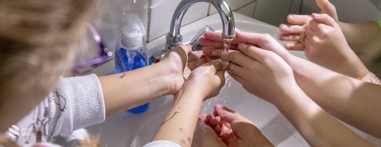 Kreatív játékokkal tanultak kezet mosni a gyermekek