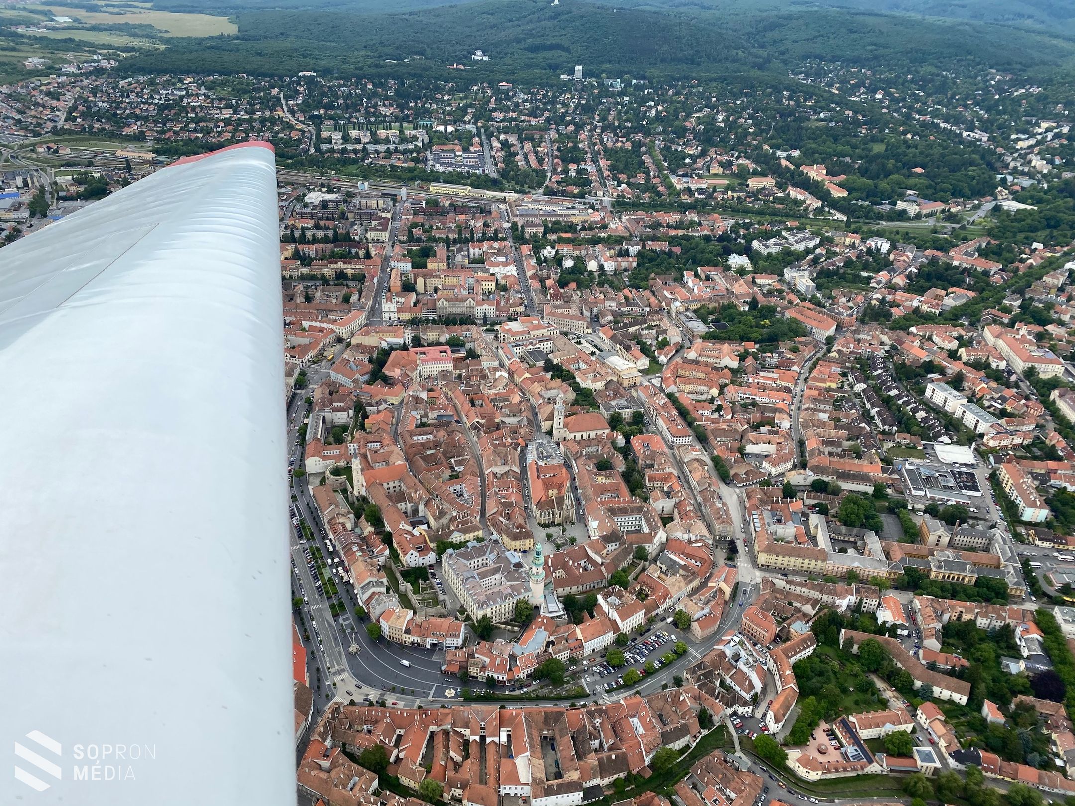 Sopron felett is köröztek a repülőgépek Trianonra emlékezve