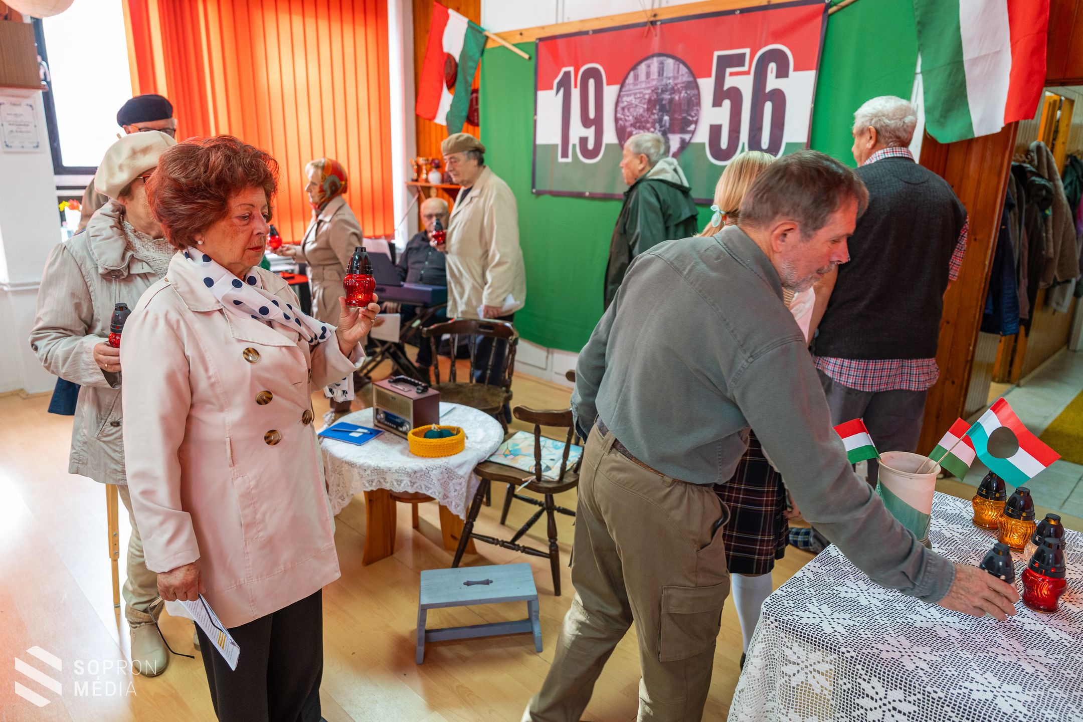 1956 emléke előtt adózott a Lővéri Nyugdíjas Klub
