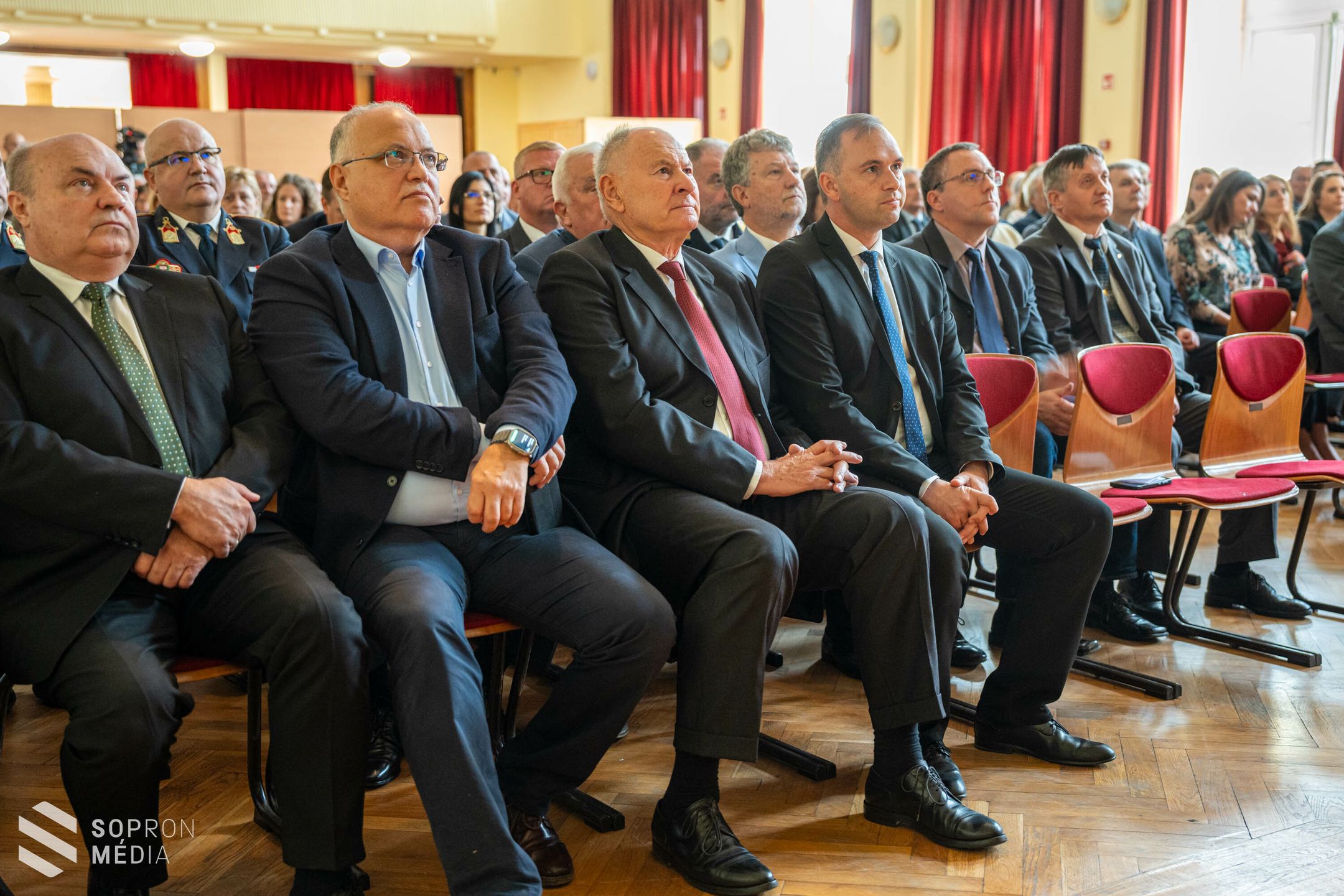 Közel 60 dolgozót díjaztak a GYSEV 75. központi vasutasnapi ünnepségén