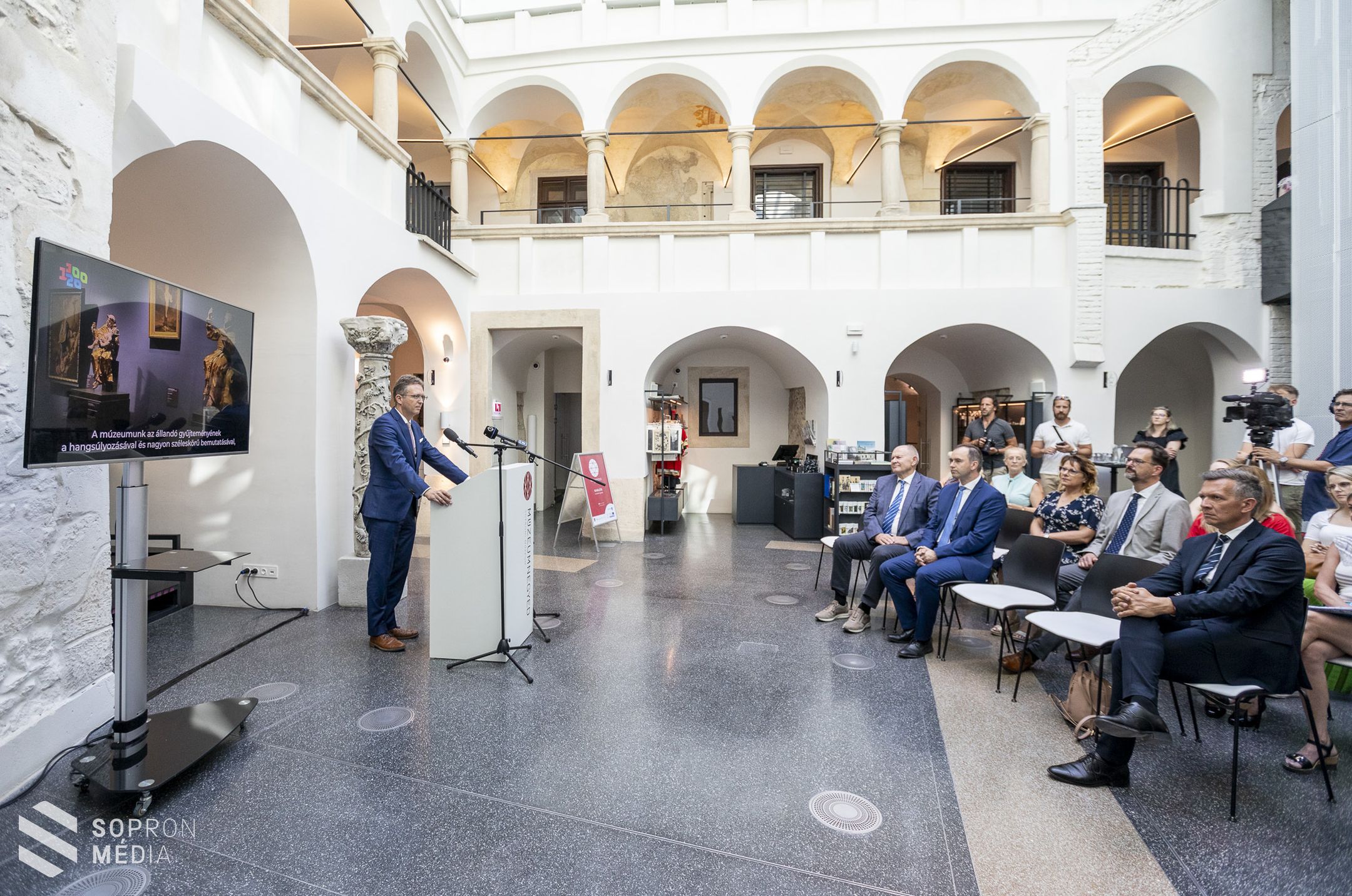1100 éve Európában, 20 éve az unióban címmel kulturális programsorozat indul