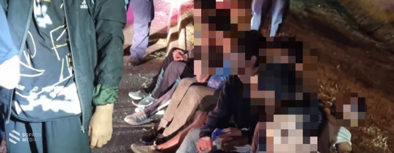 Húsz migránst fogtak Röjtökmuzsaj külterületén