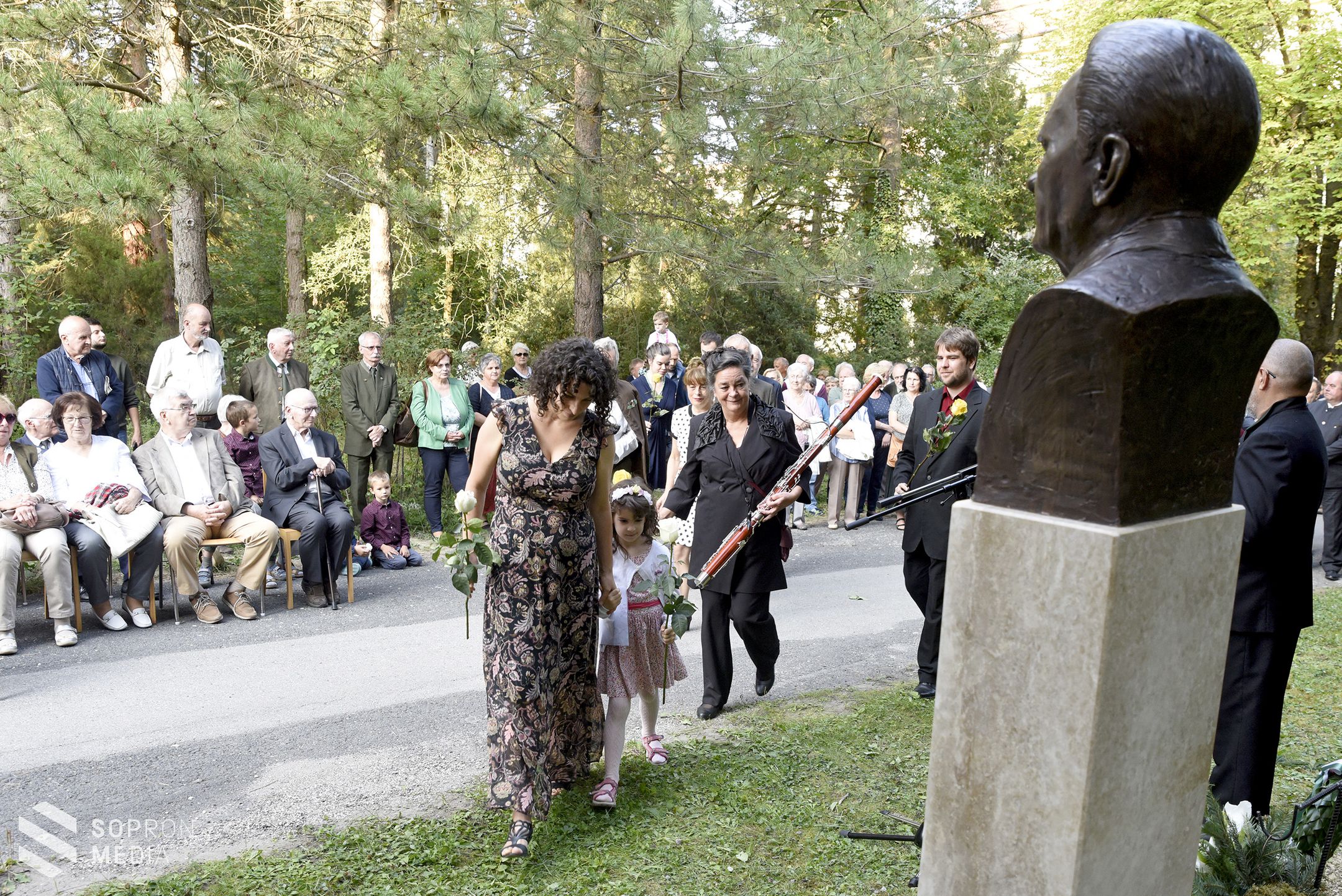 Dr. Herpay Imre emlékére szobrot avattak a Botanikus kertben