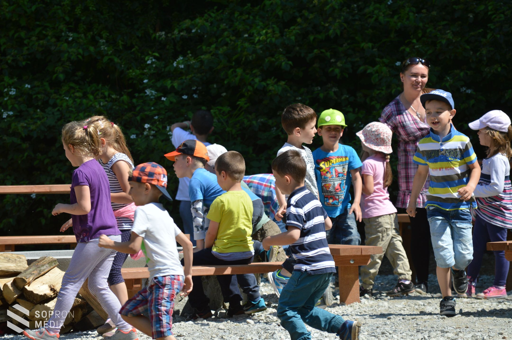 Átadták a felújított brennbergi Autóspihenőt