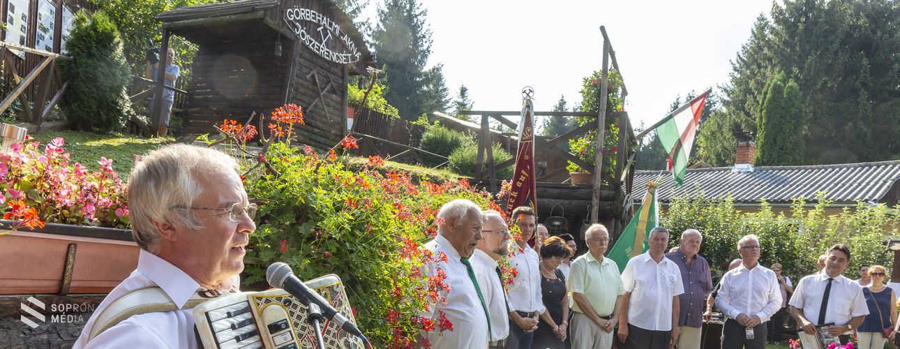 Szerencse fel! - zengett a bányászhimnusz Görbehalmon 
