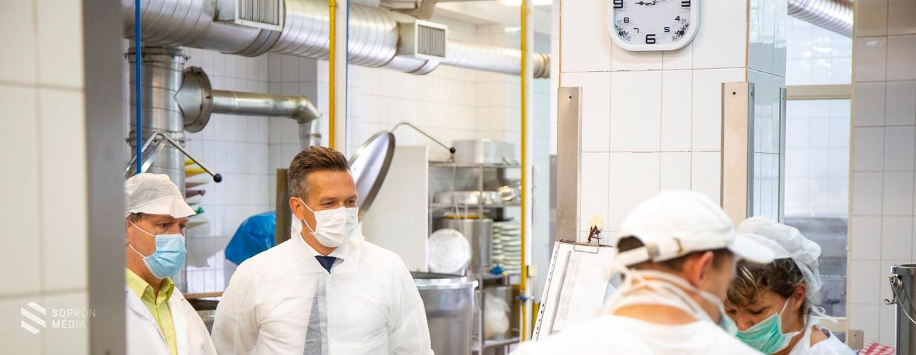 Dr. Farkas Ciprián - betartják a járványügyi szabályokat a központi gyermekkonyhán