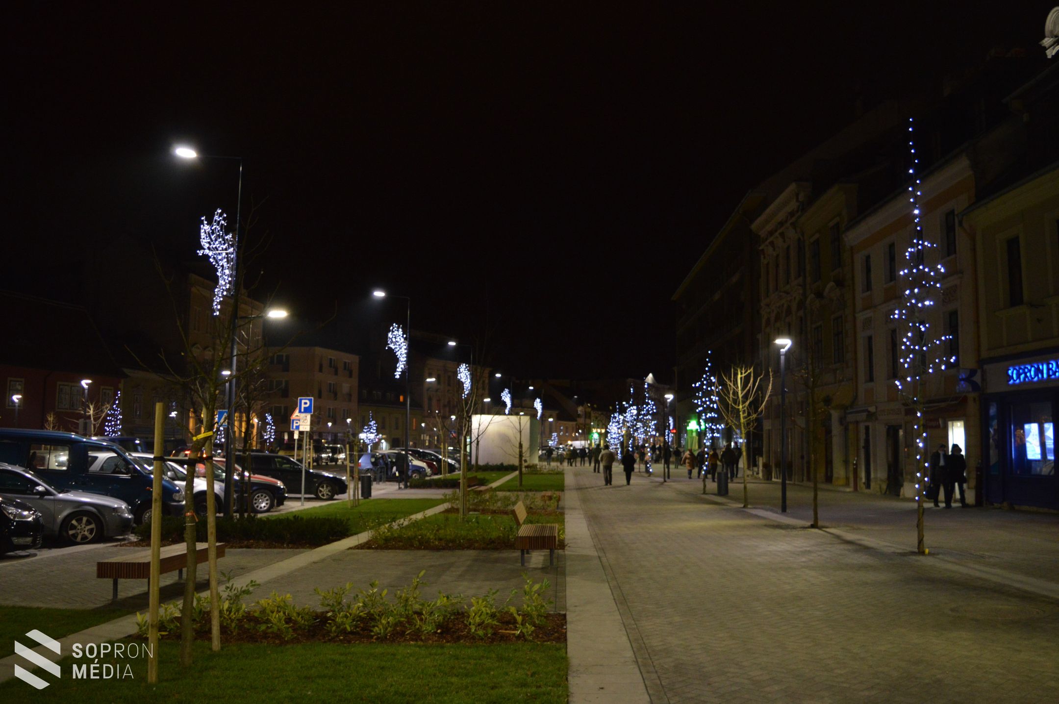 Kigyúltak a Soproni Advent fényei - galéria