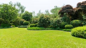 Milyen gyepápolási munkák várnak ránk áprilisban?