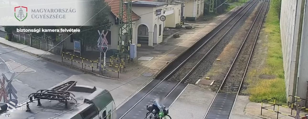 Áthajtott a piros jelzésen egy kerékpáros Petőházán, centiken múlt az élete