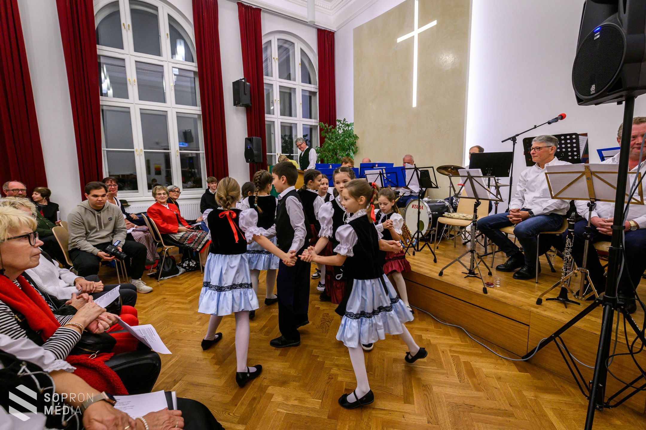 A barátság nem ismert határokat az evangélikus templomban