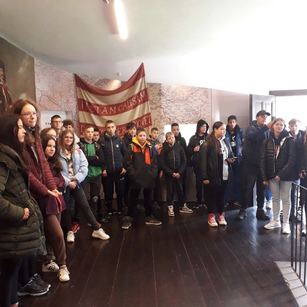 „Irodalmi és történelmi hősök Hont, Nógrád és Gömör vármegyékben, valamint a Szepességben” Határtalanul! program  (Lövői és zsirai 7. osztályosok)