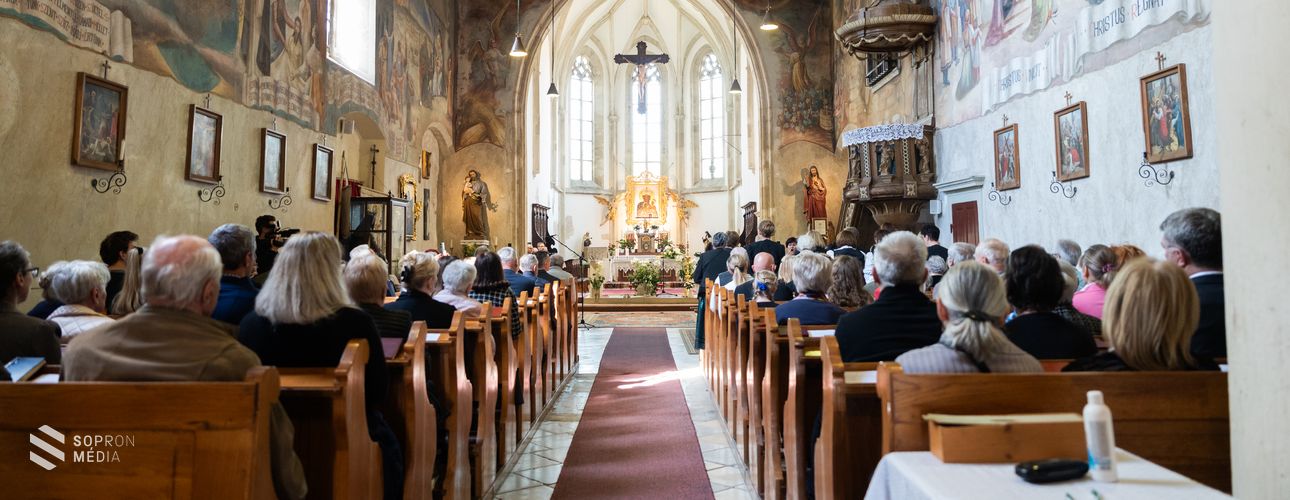 A sopronbánfalvi kitelepített németek 80. évfordulójára emlékeztek