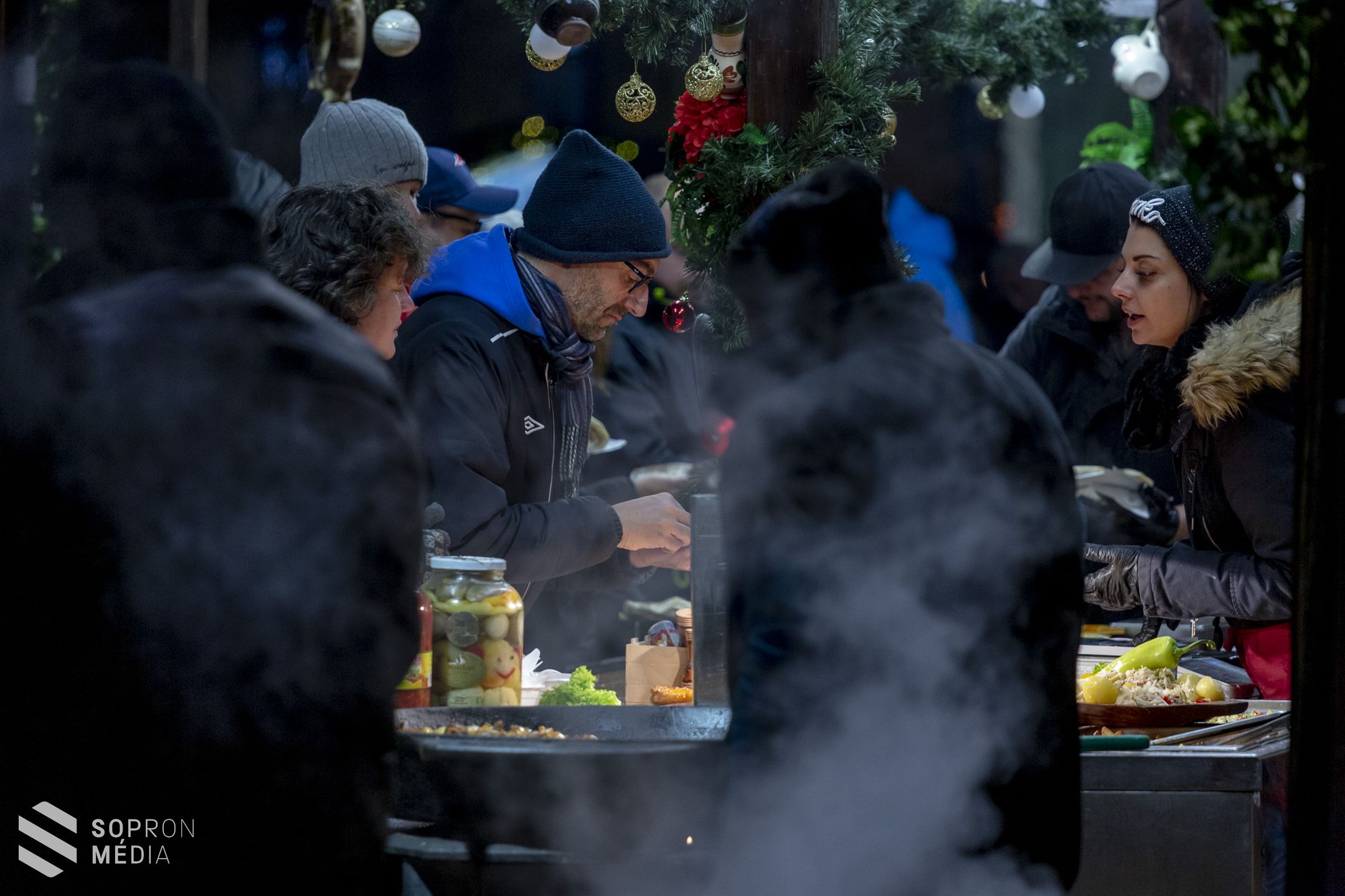 Megnyílt az Adventi vásár Sopronban