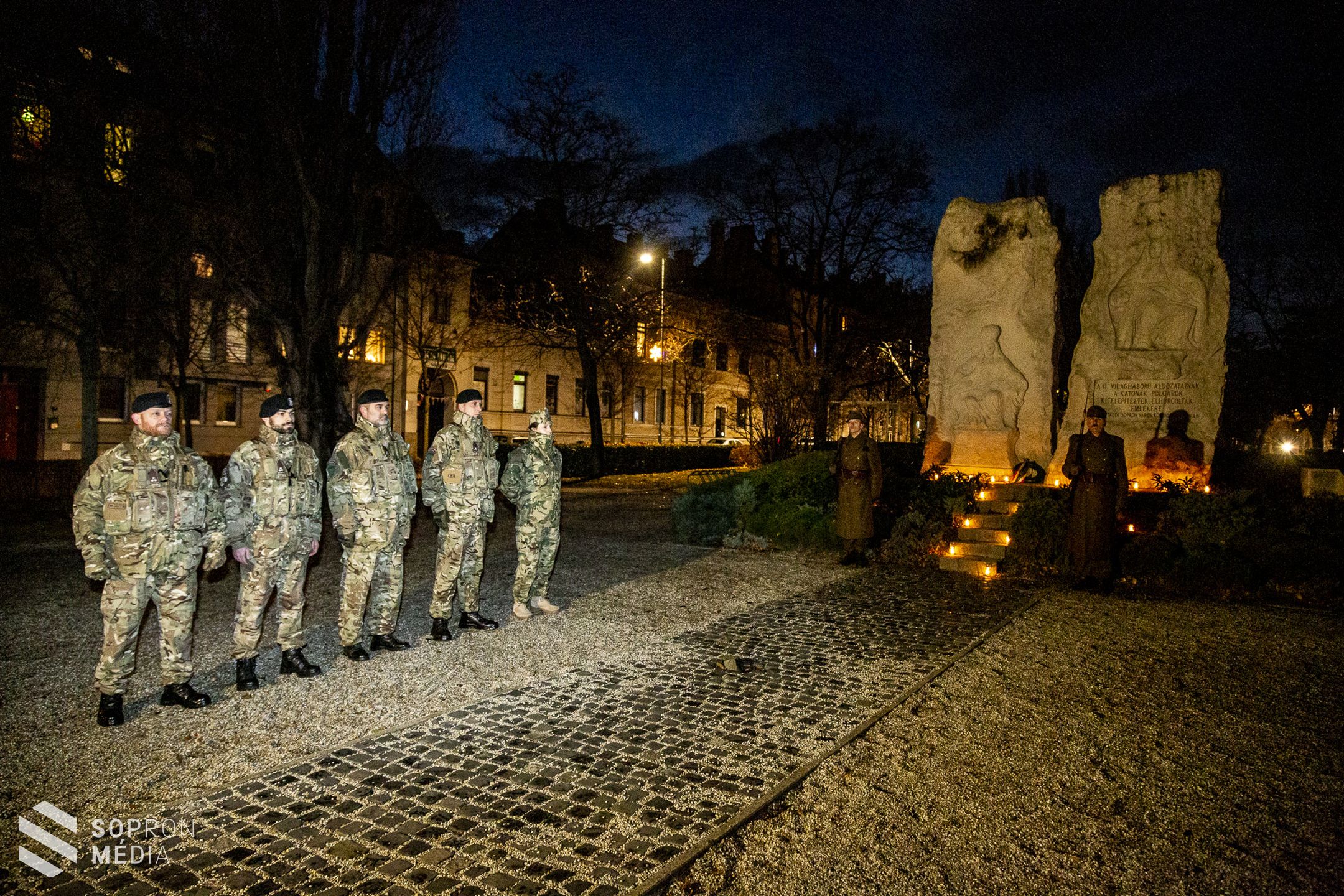 Megemlékeztek a 77 éve történt bombázásról