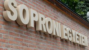Közel hétszáz hallgatót vettek fel a Soproni Egyetemre 