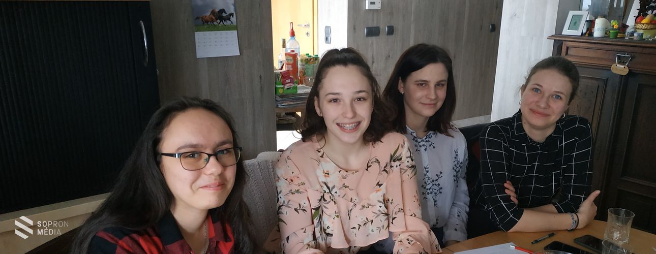 Országos történelemversenyt nyertek a berzsenyis diákok
