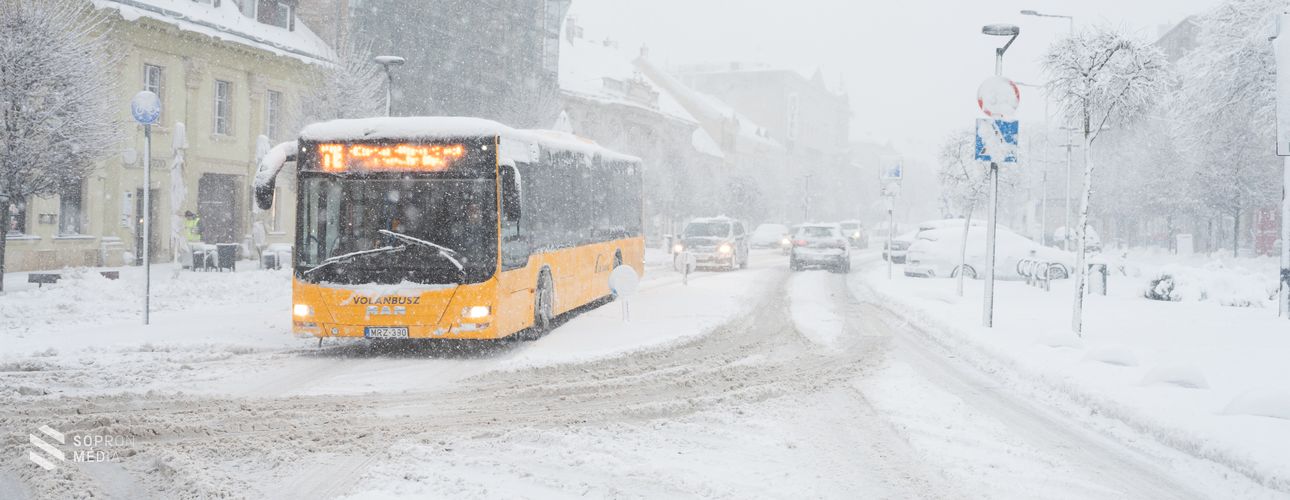 A szélsőséges időjárás miatt tömegközlekedési változások léptek életbe