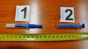 Kábítószergyanús anyagot találtak a nadrágzsebben Csornán