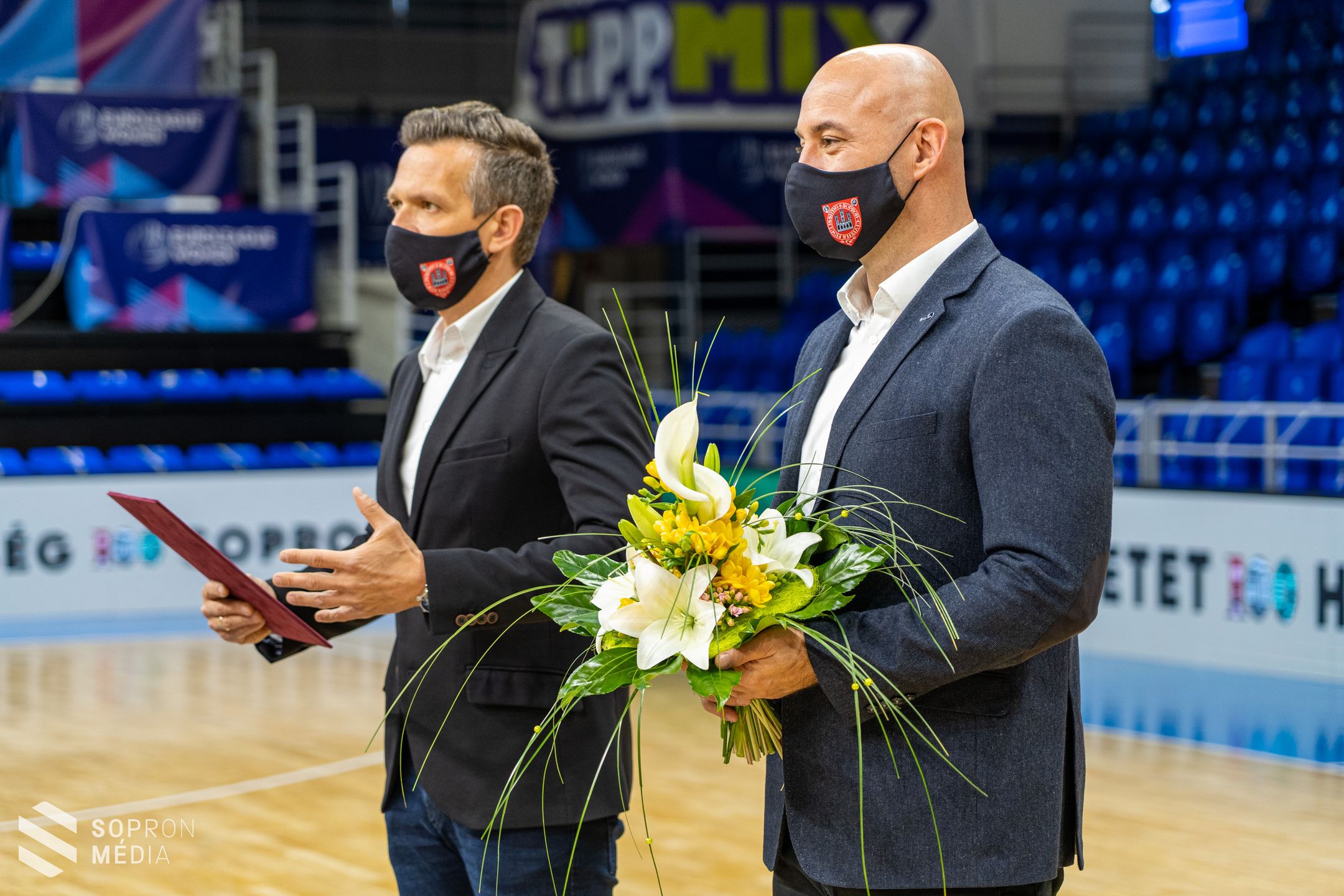 A bajnokcsapatot köszöntötte a soproni városvezetés