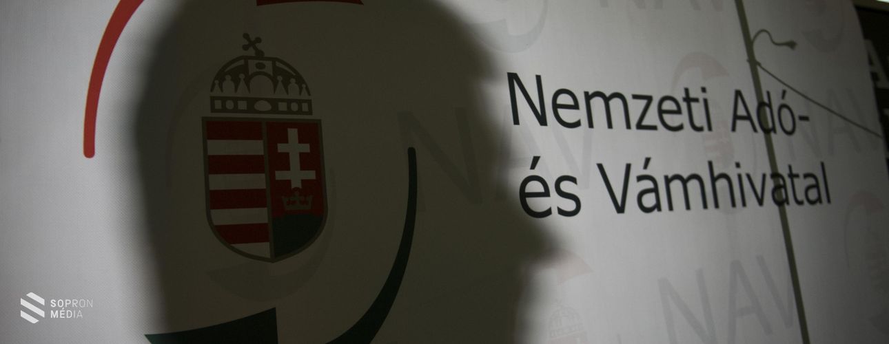 Adathalászok tévesztik meg a NAV nevében az internethasználókat! 