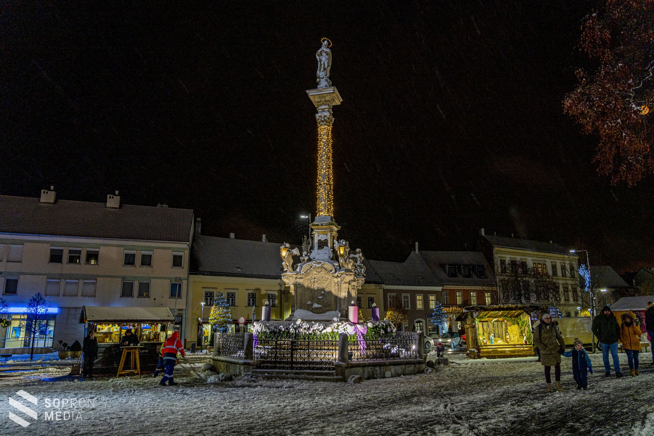 Megnyílt az adventi vásár Sopronban