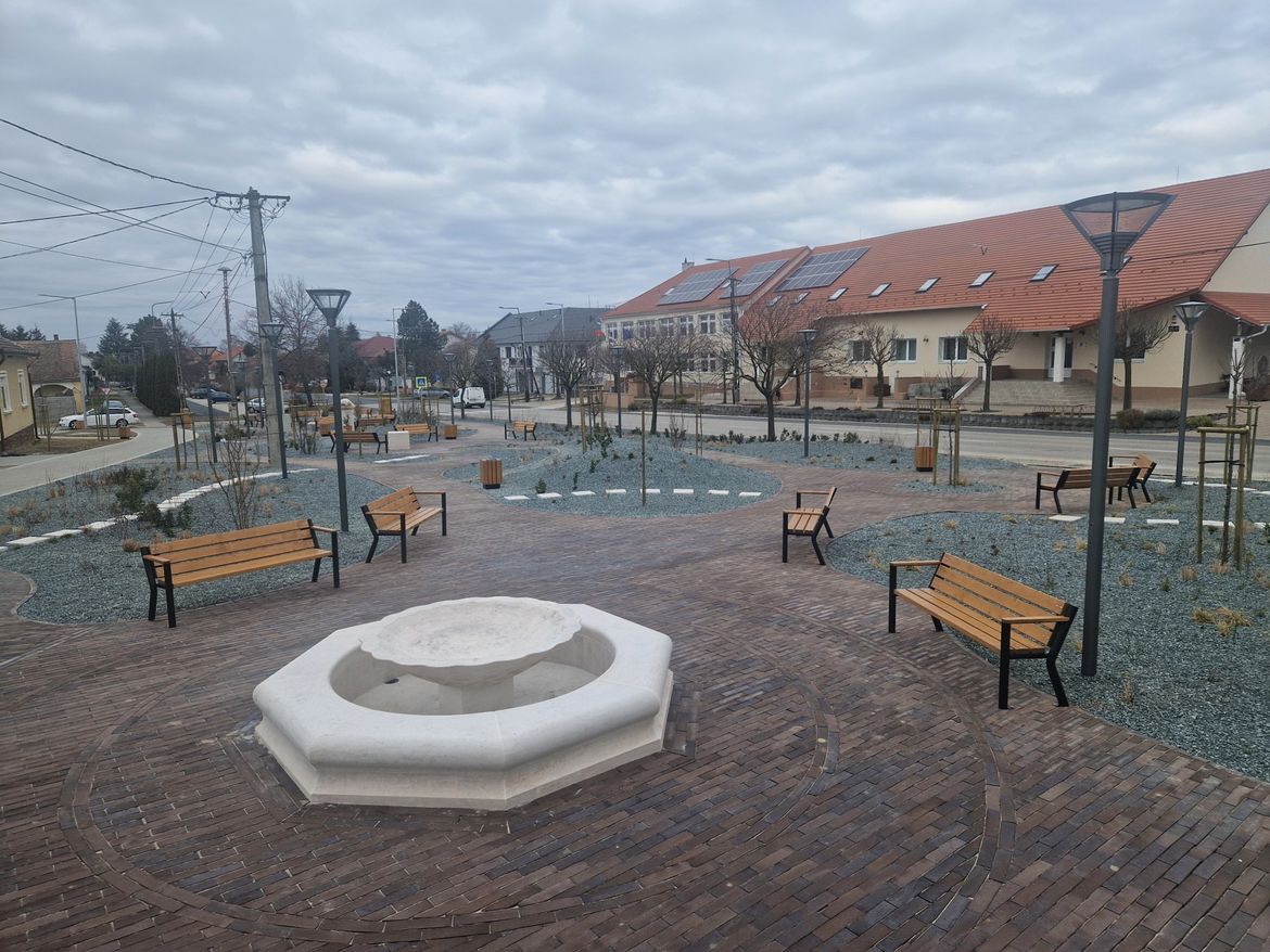 Fertőszentmiklós Dísz tér kialakítása