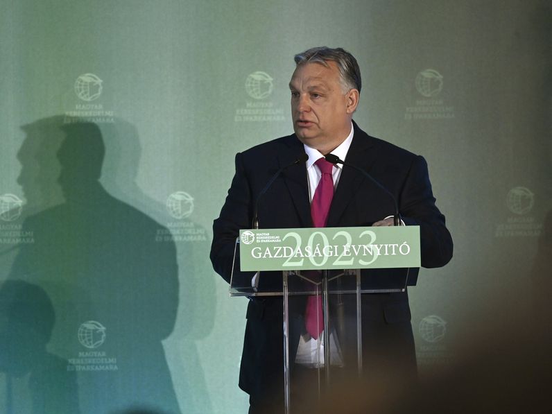 Orbán Viktor: elég erősek vagyunk, hogy kimaradjunk a háborúból