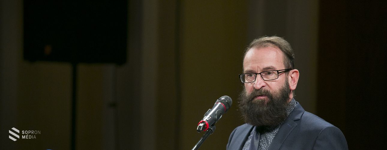 Lemondott az európai parlamenti képviselői tisztségéről Szájer József