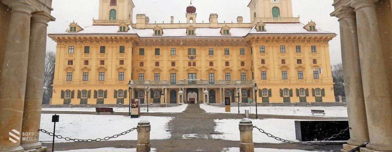 Az Esterházyak családi viszálya tartja lázban a közéletet

