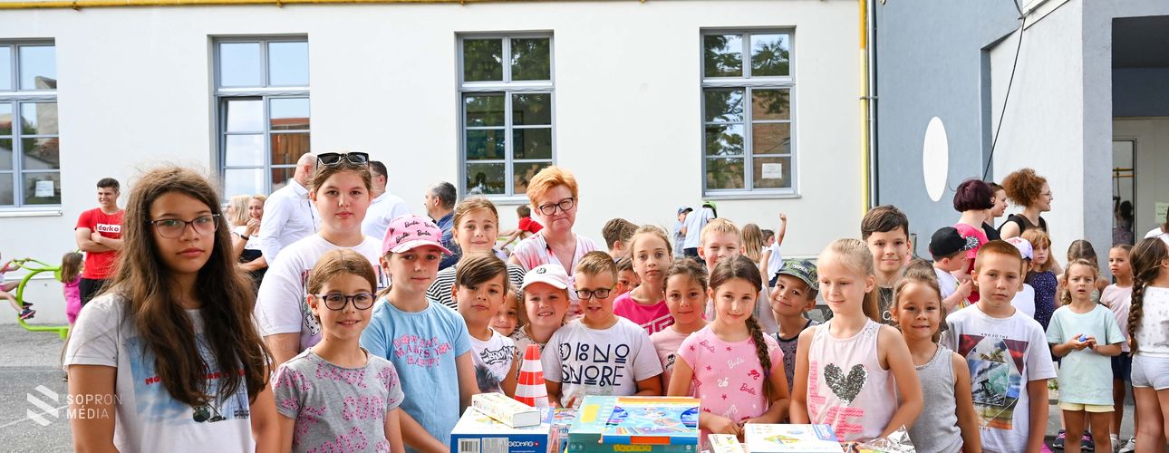 Ajándékot kaptak a nyári napközisek