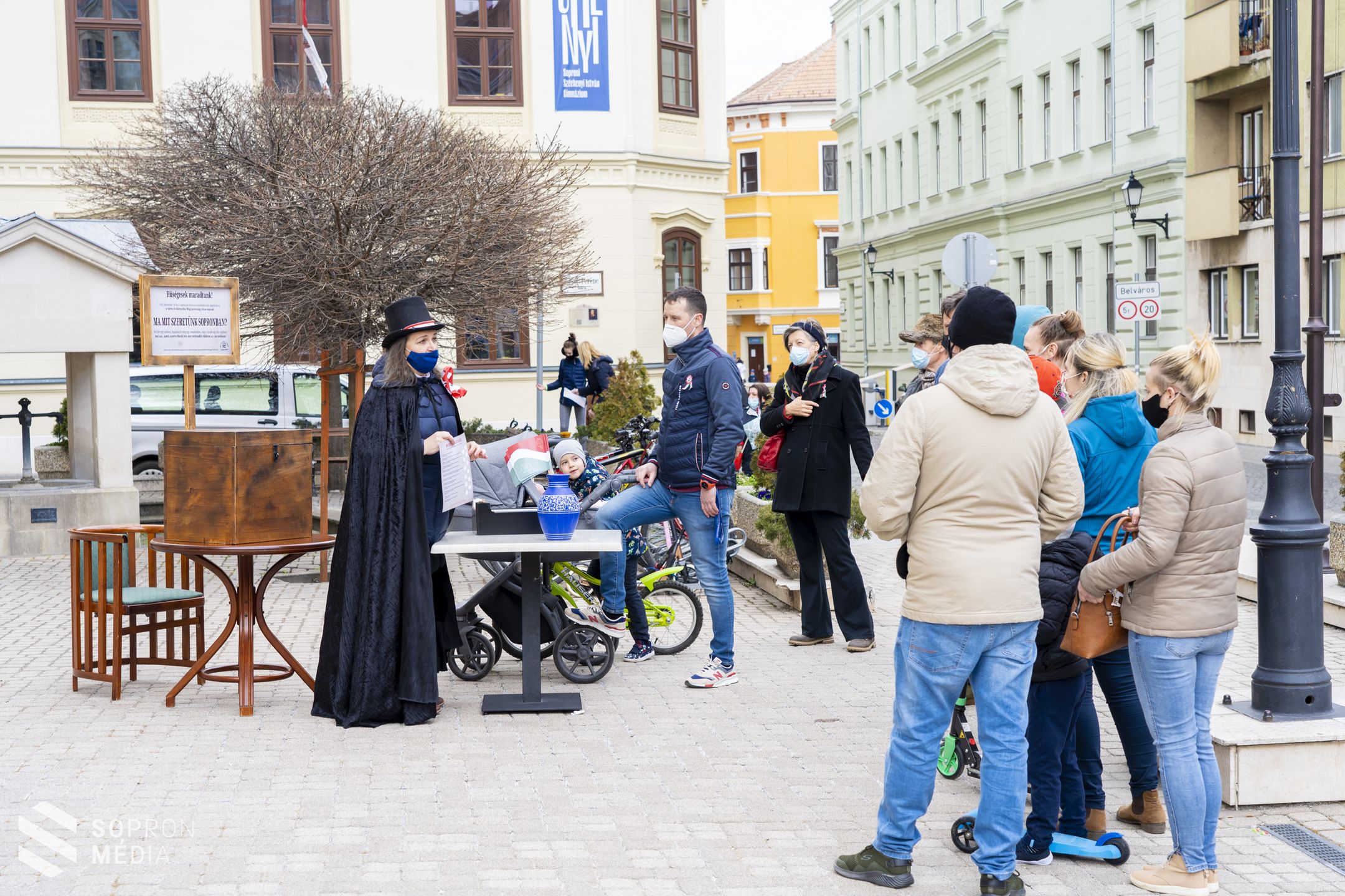Huszárjárás a belvárosban - Galériával