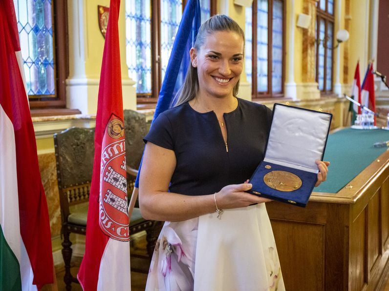 Átvette díszpolgári címét Babos Tímea