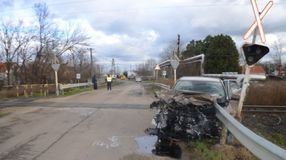 Vonatnak hajtott az autó Csornán