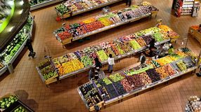 Több kereskedelmi cég is rendkívüli intézkedéseket hozott