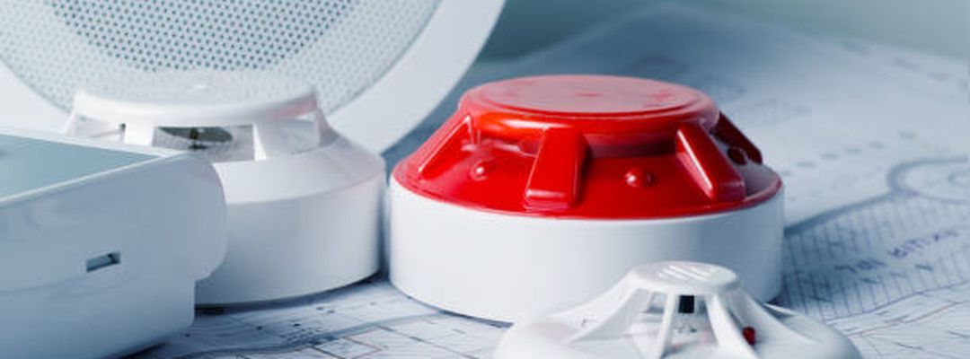 Beépített tűzjelző rendszer elektronikus naplózásának finomítása 2 percben
