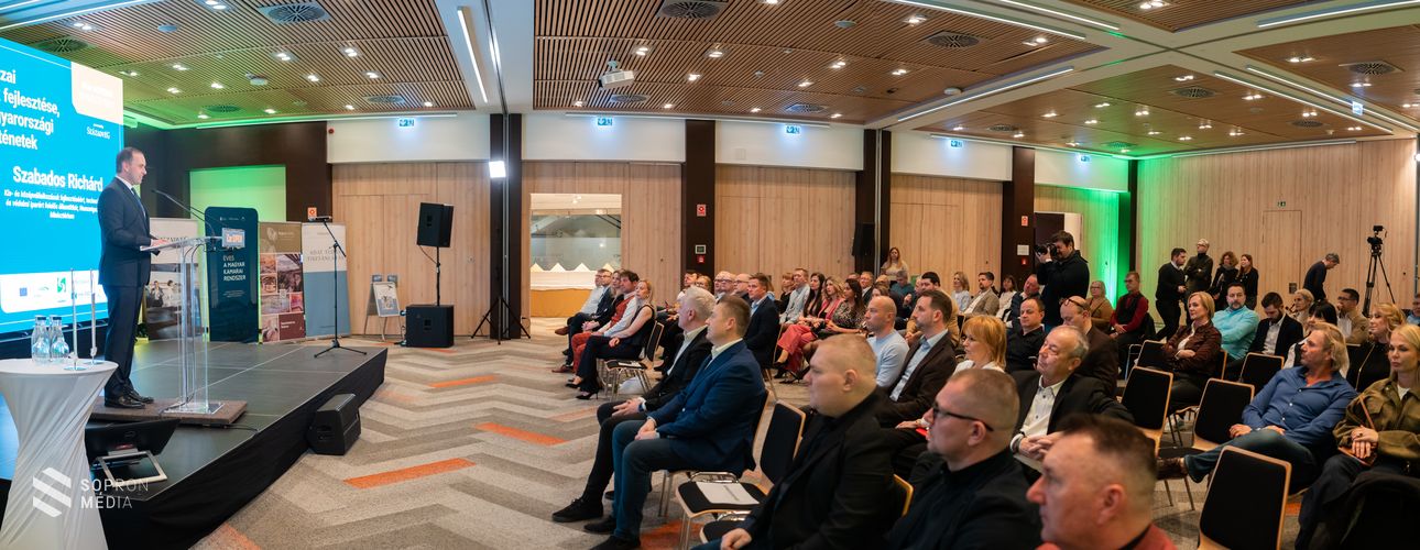 Elkezdődött az iCon gazdaságpolitikai konferencia Sopronban