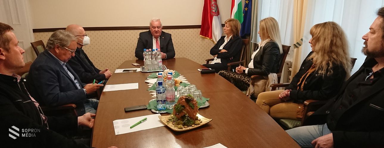 Támogatja a várkerületi kereskedőket a soproni kamara
