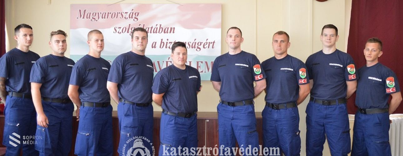 Két új tűzoltó kezdi meg munkáját a Soproni Hivatásos Tűzoltó-parancsnokságon 