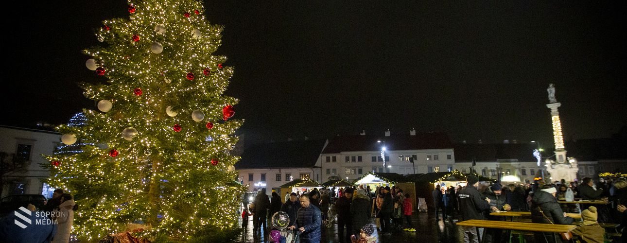Meggyújtották a második adventi gyertyát