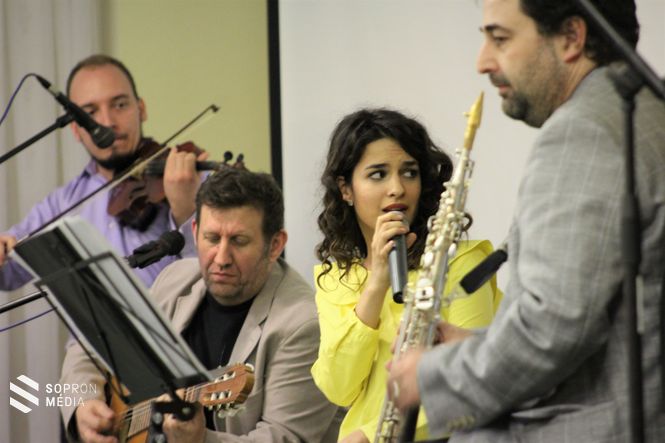 Tzomet Band