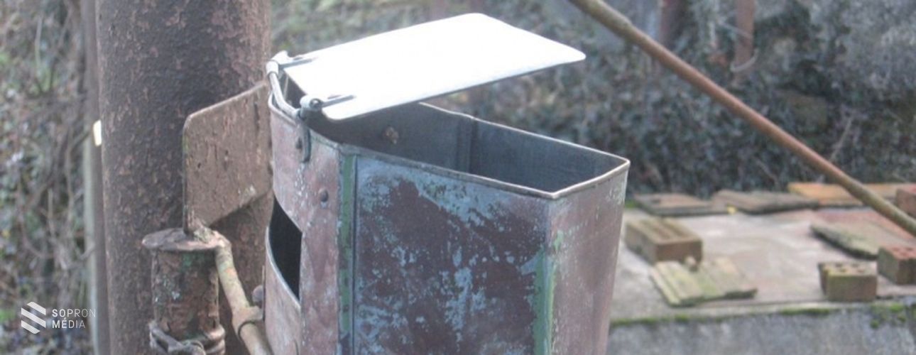 Postaládákban robbantott petárdát 
