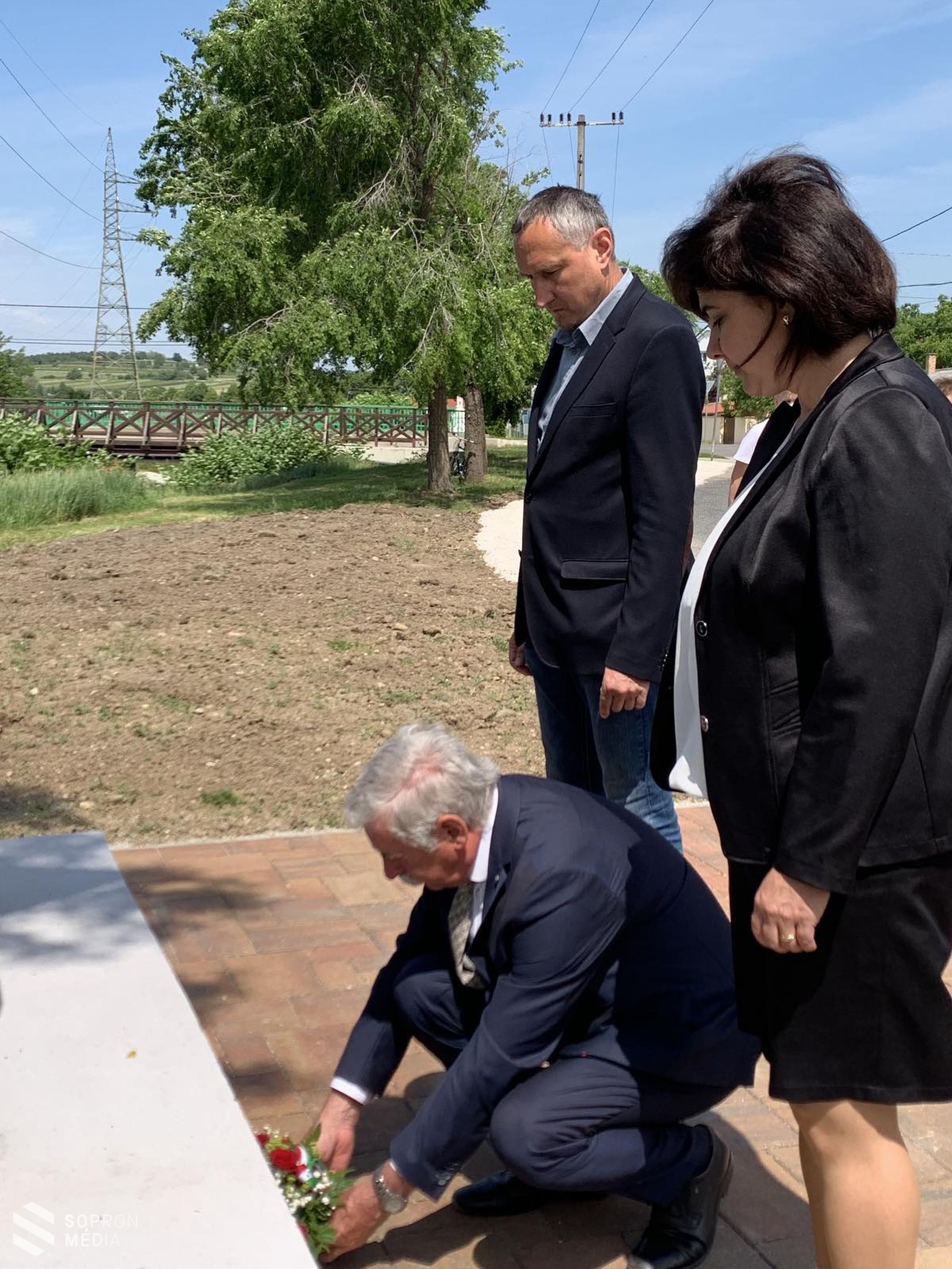 A nemzeti összetartozás emlékművét avatták ma fel Kópházán