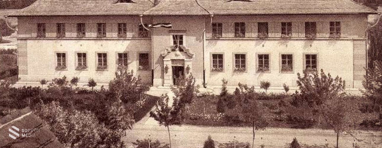 Az egykori csermajori középiskola, a „tejesek Sárospatakja”