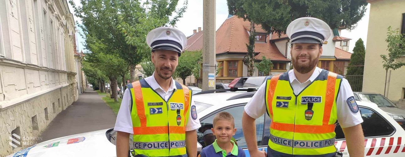 Születésnapi autókázás a soproni rendőrök társaságában!